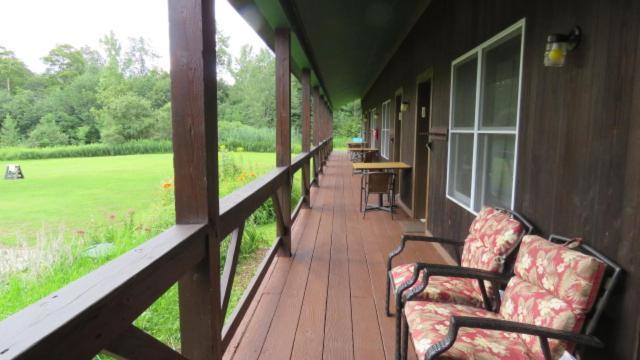 Motel Tug Hill *